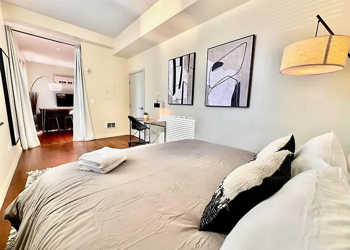 Charming Downtown Seattle Condo With Water Views