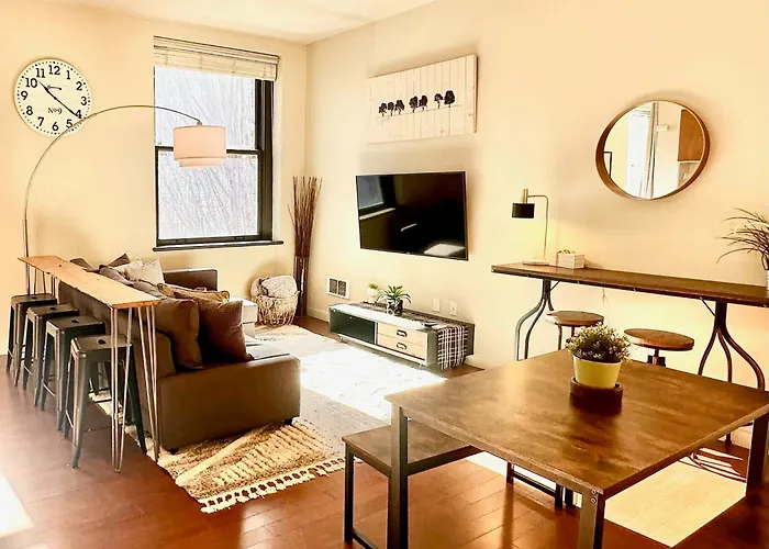 Charming Downtown Seattle Condo With Water Views