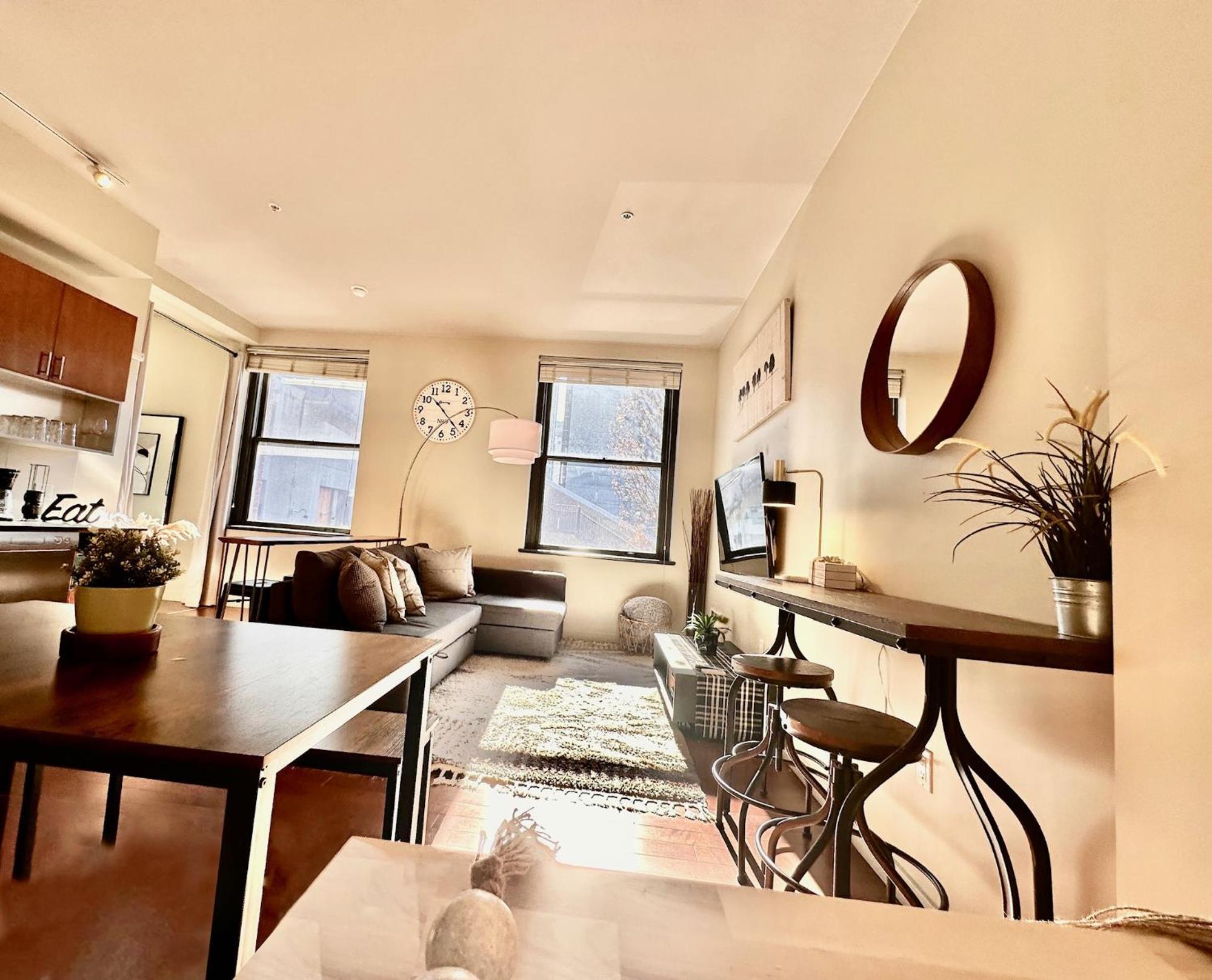 Charming Downtown With Water Views Seattle